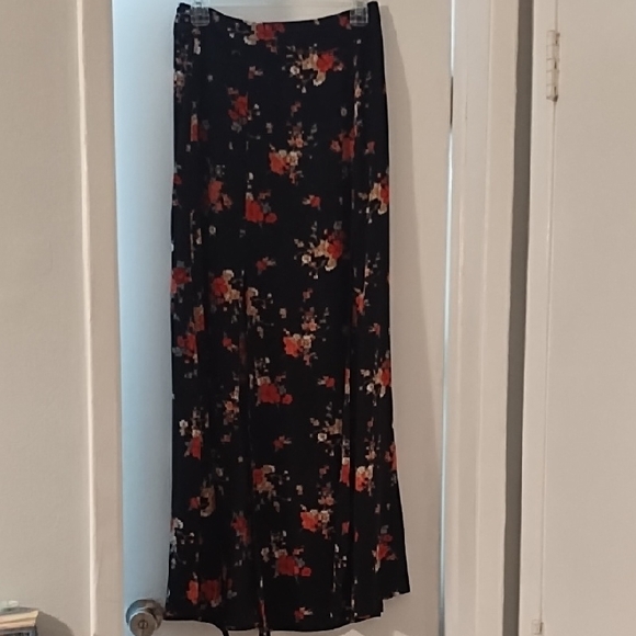 Soprano Black Floral Maxi Skirt - Picture 1 of 12
